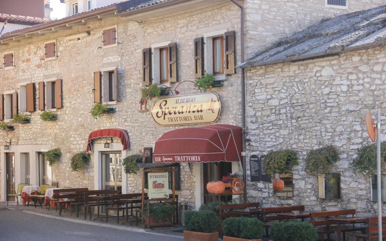 Albergo Speranza Spiazzi Di Monte Baldo Spiazzi Di Caprino Exterior foto