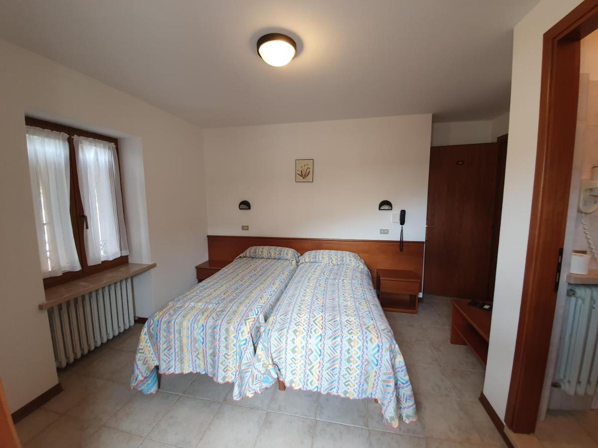 Albergo Speranza Spiazzi Di Monte Baldo Spiazzi Di Caprino Exterior foto
